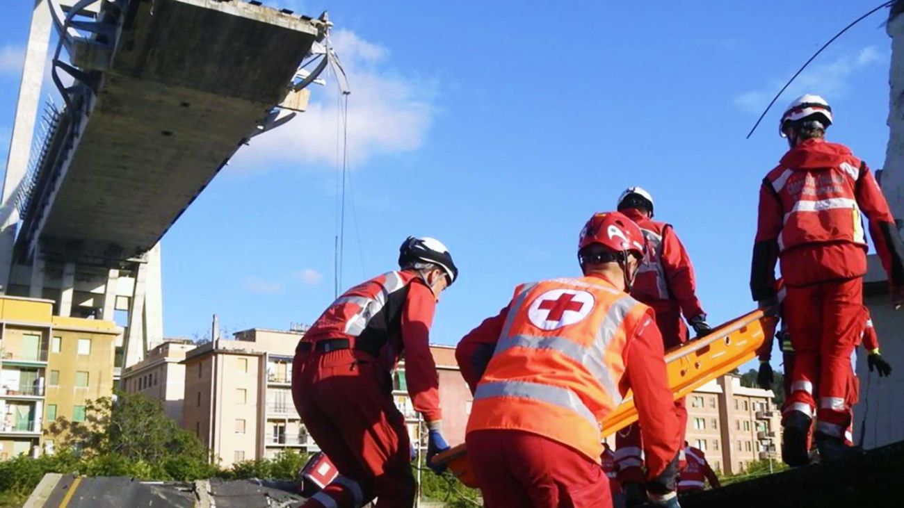 Ponte Morandi Genova. Volontati CRI specializzati OPEM durante i soccorsi