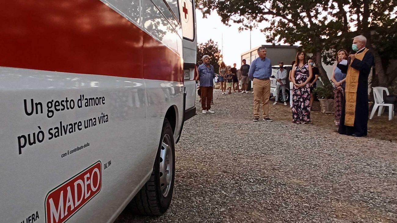 Consegna ambulanza alla sede operativa di San Demetrio Corone